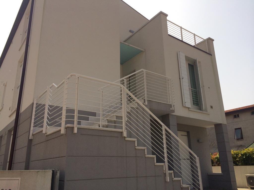 Appartamenti Villa Giulia - Walterigato Apartments Solo Per Famiglie ลิโดดิเยโซโล ภายนอก รูปภาพ